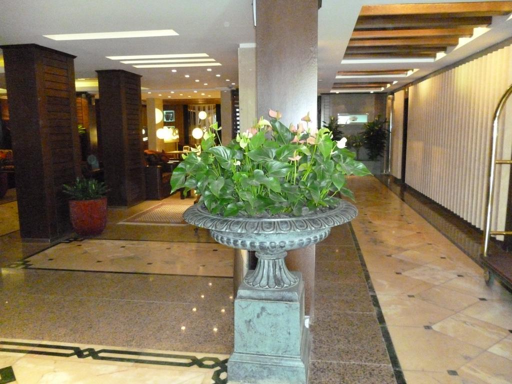 Al Bustan Hotel ドーハ エクステリア 写真