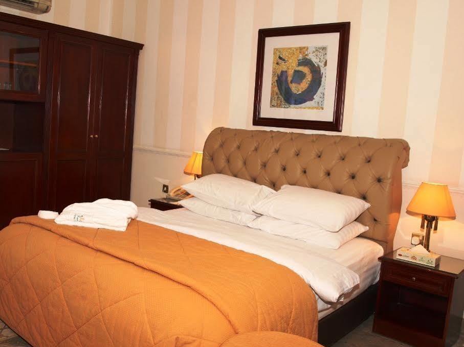 Al Bustan Hotel ドーハ エクステリア 写真